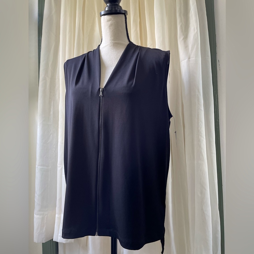 NWT Tahari Black Silky Shell